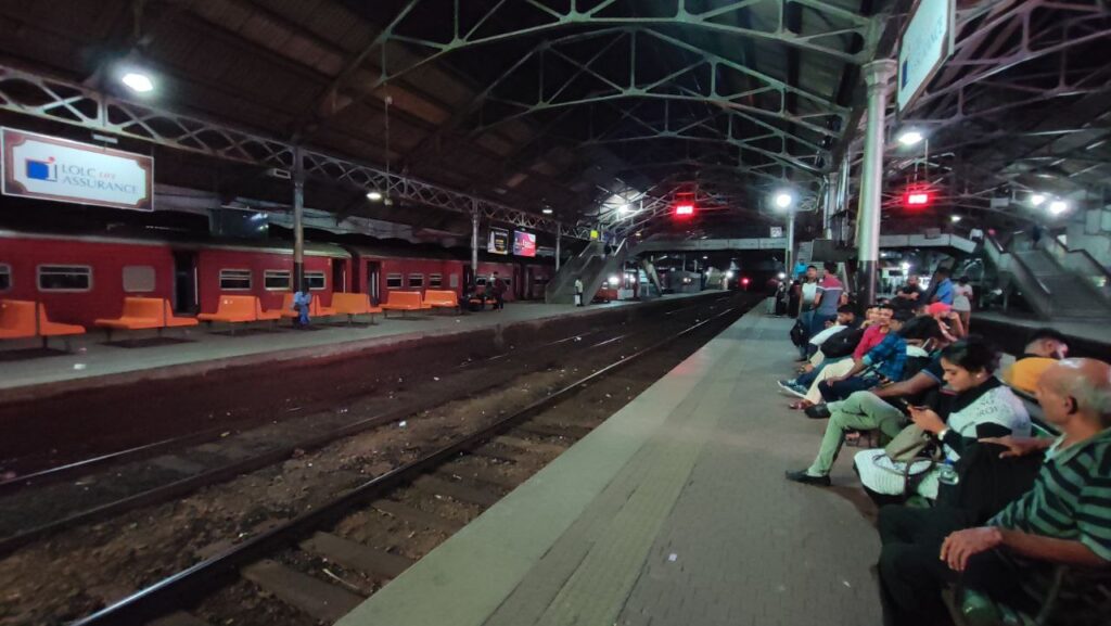 Colombo fort train station